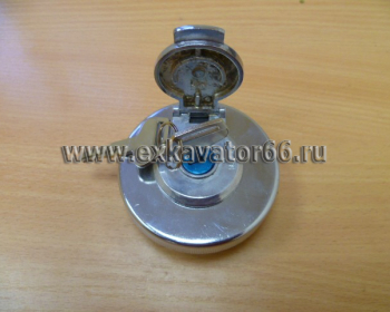 KB-2113 Крышка топливного бака (PC 50/60) - exkavator66.ru - Екатеринбург